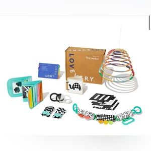 Lovevery 0-3 months 0-12 weeks “The Looker” playkit